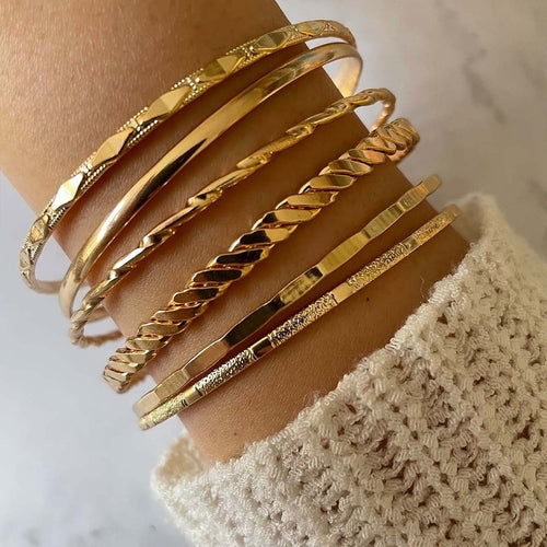 Golden Essence™ Stacking Bracelet Set – 7-Piece Luxury Gold Bangles